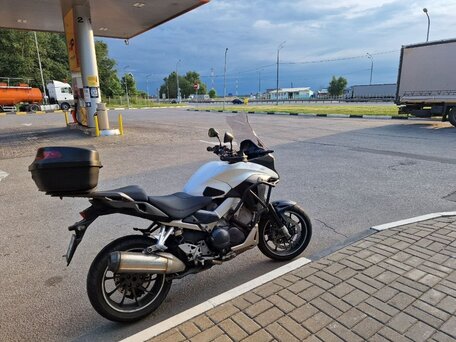 2015 Honda VFR 800X (Crossrunner), белый, 777000 рублей, вид 2