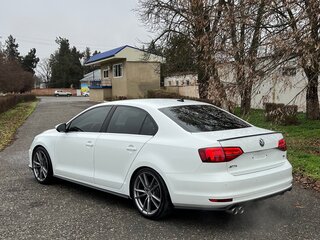 2017 Volkswagen Jetta VI Рестайлинг, белый, 1870000 рублей, вид 4