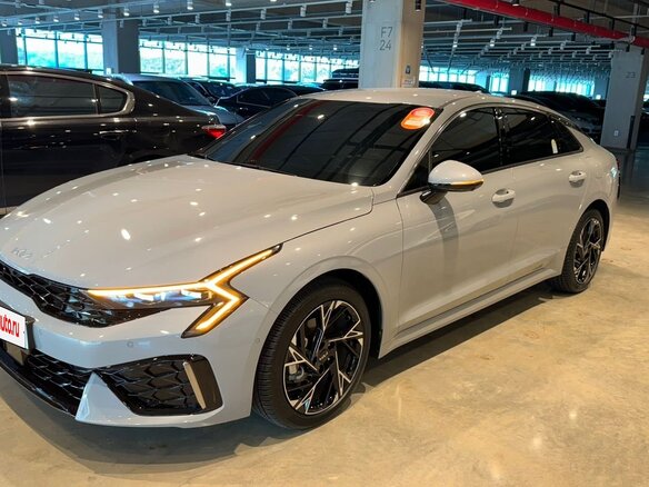 2024 Kia K5 III Рестайлинг, серый, 3400000 рублей