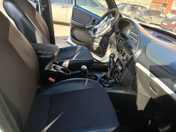 2015 Chevrolet Niva I Рестайлинг, белый, 570000 рублей - вид 11