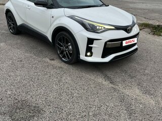 2020 Toyota C-HR I Рестайлинг, белый, 1800000 рублей, вид 1