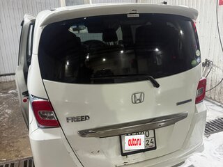 2014 Honda Freed I Рестайлинг 2, белый, 1300000 рублей, вид 3
