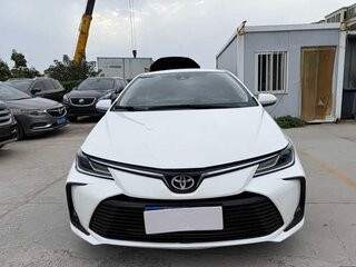 2022 Toyota Corolla XII (E210), белый, 1600000 рублей, вид 2