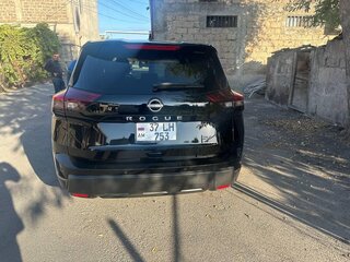 2024 Nissan Rogue III Рестайлинг, чёрный, 2150000 рублей, вид 4