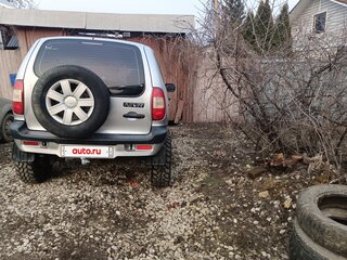 2004 Chevrolet Niva I, серебристый, 750000 рублей, вид 2