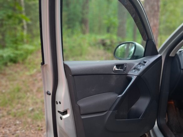 2012 Volkswagen Tiguan I Рестайлинг, серебристый, 790000 рублей - вид 8