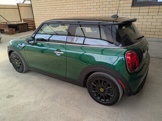 2022 Mini Hatch Cooper SE III (F55/F56) Рестайлинг 2, зелёный, 4200000 рублей, вид 4