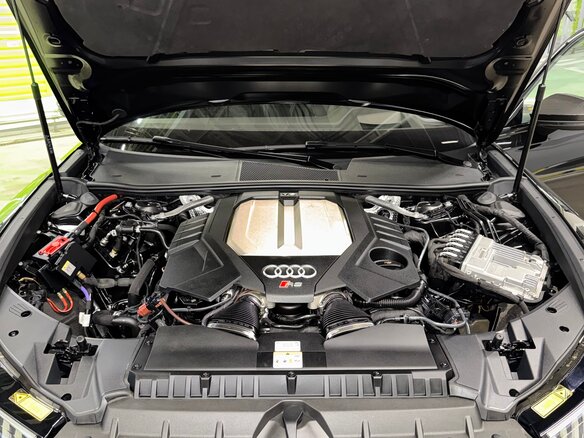 2022 Audi RS 6 IV (C8), чёрный, 14000000 рублей - вид 10