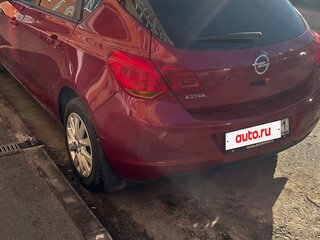 2010 Opel Astra J, красный, 515000 рублей, вид 4