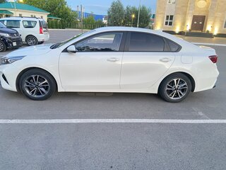 2021 Kia K3 II Рестайлинг, белый, 1800000 рублей, вид 5