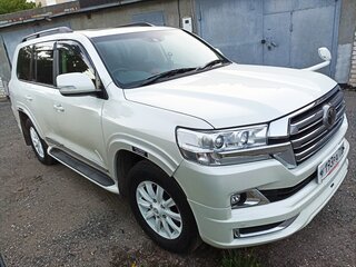 2017 Toyota Land Cruiser 200 Series Рестайлинг 2, белый, 7990000 рублей, вид 1