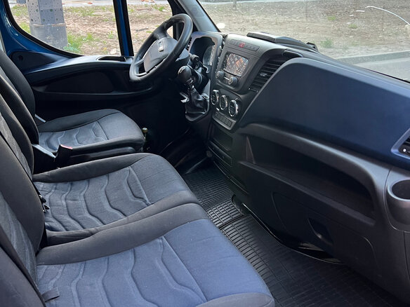 2018 Iveco Daily, синий, 2400000 рублей - вид 4