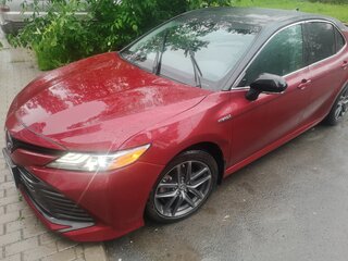2018 Toyota Camry VIII (XV70), красный, 2990000 рублей, вид 3