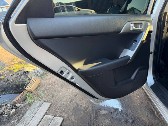 2009 Kia Cerato 4-speed II, серебристый, 1000000 рублей - вид 12