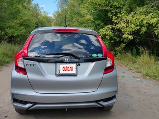 2018 Honda Fit III Рестайлинг, серебристый, 1110000 рублей, вид 4