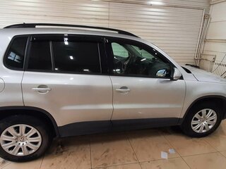 2014 Volkswagen Tiguan I Рестайлинг, серебристый, 1750000 рублей, вид 4