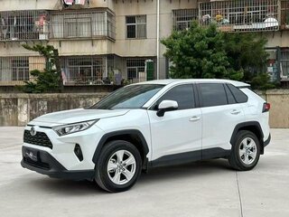 2024 Toyota RAV4 V (XA50), белый, 3605005 рублей, вид 1