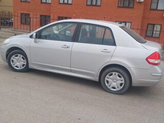 2012 Nissan Tiida I Рестайлинг, серебристый, 610000 рублей, вид 3