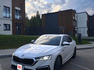 2021 Skoda Octavia IV (A8), белый, 2590000 рублей, вид 3