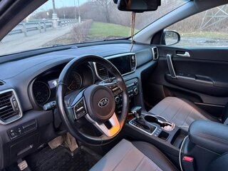 2022 Kia Sportage IV Рестайлинг, чёрный, 4000000 рублей, вид 3