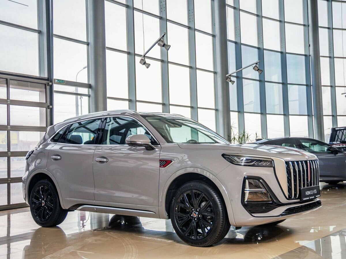 Открыть фотографии: Hongqi HS5 I Рестайлинг