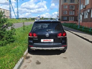 2010 Volkswagen Touareg I Рестайлинг, чёрный, 890000 рублей, вид 5