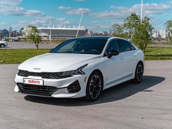 2021 Kia K5 III, белый, 2390000 рублей