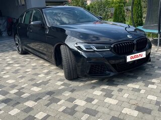 2022 BMW 5 серии M550i xDrive VII (G30/G31/G38) Рестайлинг, чёрный, 6100000 рублей, вид 1