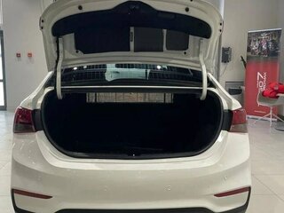 2018 Hyundai Solaris II, белый, 1390000 рублей, вид 3