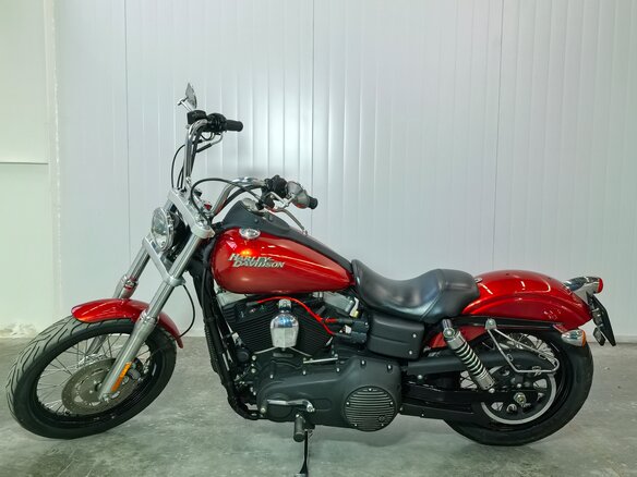 2010 Harley-Davidson Street Bob, красный, 749000 рублей
