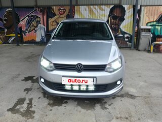 2014 Volkswagen Polo V, серебристый, 850000 рублей, вид 4