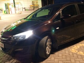 2014 Opel Astra J Рестайлинг, коричневый, 1000000 рублей, вид 3