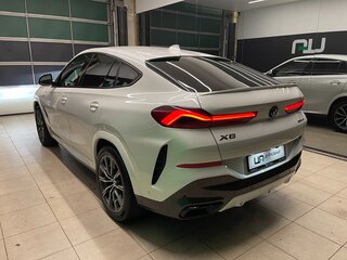2021 BMW X6 40i III (G06), белый, 6300000 рублей, вид 4