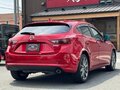 2017 Mazda Axela III Рестайлинг, красный, 980000 рублей - вид 3