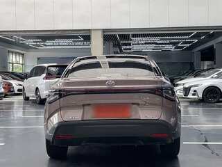 2026 Toyota bZ3, серый, 3200006 рублей, вид 5