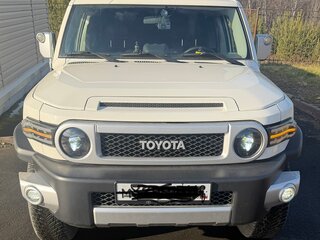 2021 Toyota FJ Cruiser, белый, 7050000 рублей, вид 3
