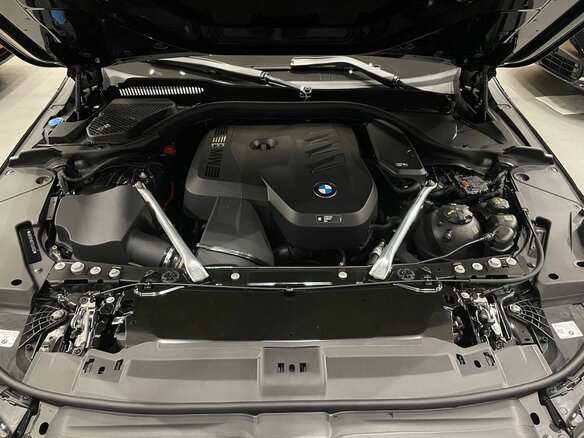 2025 BMW 5 серии 530Li xDrive VIII (G60/G61/G68), чёрный - вид 24