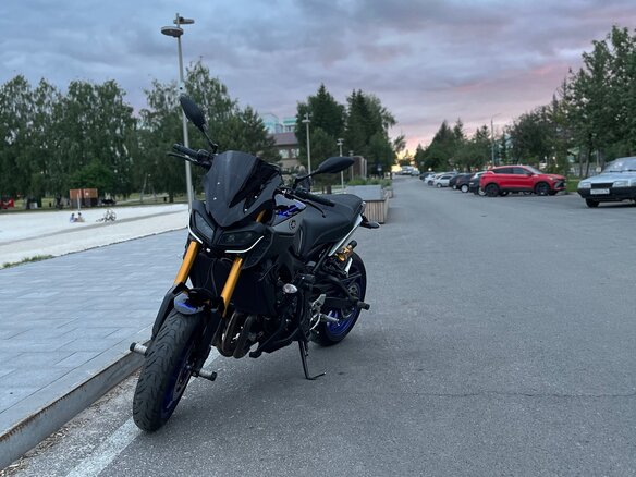 2020 Yamaha MT-09 (FZ-09), серый, 940000 рублей - вид 2
