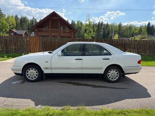 1997 Mercedes-Benz E-Класс 200 II (W210, S210), белый, 2330000 рублей, вид 4