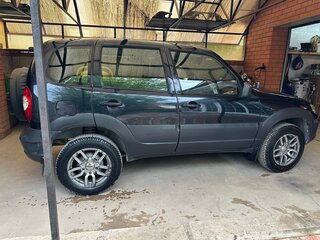 2017 Chevrolet Niva I Рестайлинг, чёрный, 649000 рублей, вид 4