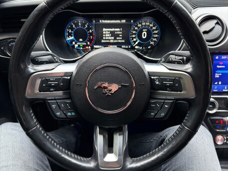 2019 Ford Mustang VI Рестайлинг, коричневый, 3240000 рублей, вид 4