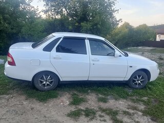 2011 Lada (ВАЗ) Priora I, белый, 180000 рублей, вид 3