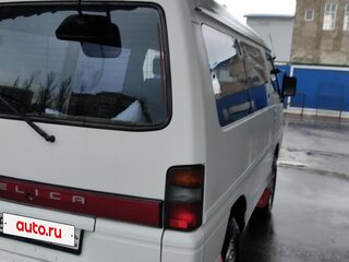 1991 Mitsubishi Delica III, белый, 700000 рублей, вид 2