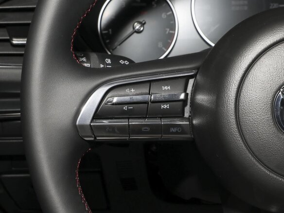 2025 Mazda 3 Axela IV (BP), белый, 3600000 рублей - вид 19