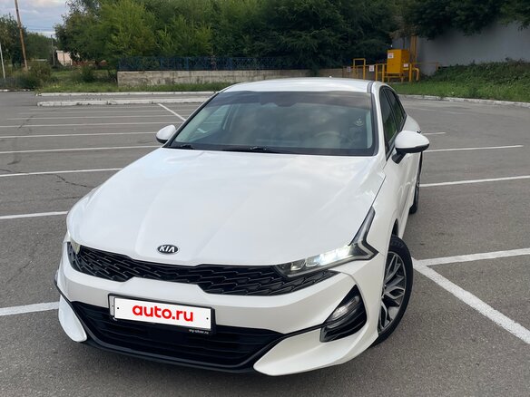 2020 Kia K5 III, белый - вид 1