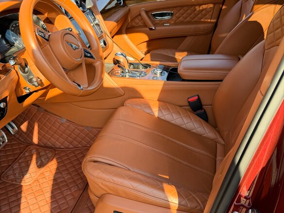 2018 Bentley Bentayga I, красный - вид 4