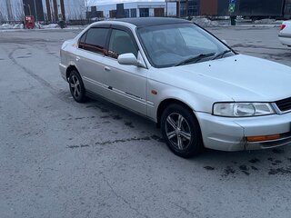 1997 Isuzu Gemini V, зелёный, 220000 рублей, вид 3