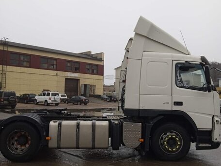 2013 Volvo FM, белый, 1670000 рублей, вид 1