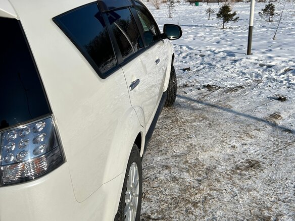 2012 Mitsubishi Outlander II Рестайлинг, белый, 1250000 рублей - вид 5