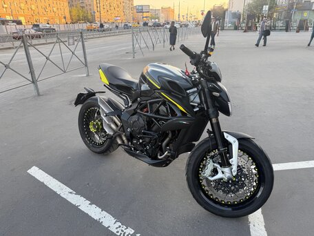 2018 MV Agusta Dragster 800, чёрный, 1050000 рублей, вид 2